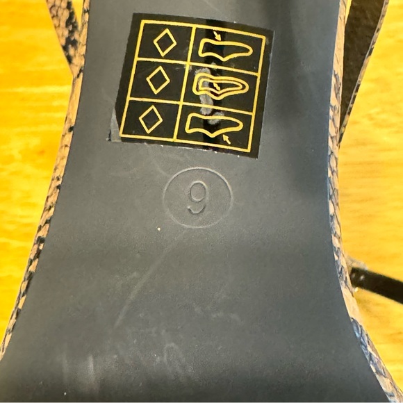 Misguided Barely There Leopard Print Pointed Toe Heel Sandals - Picture 7 of 7